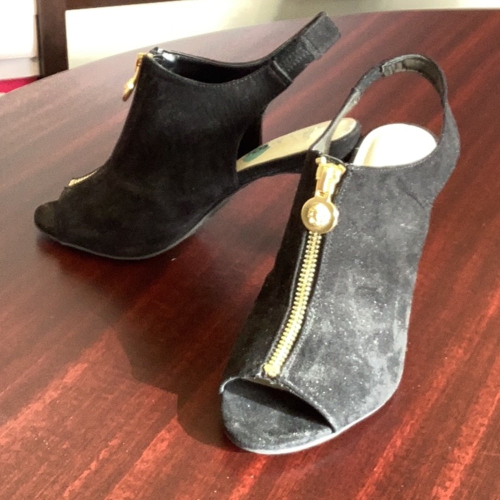 Size 6, black, Anne Klein heels